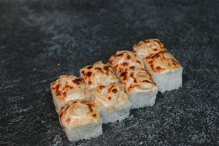 Вулкан с курицей и ананасом