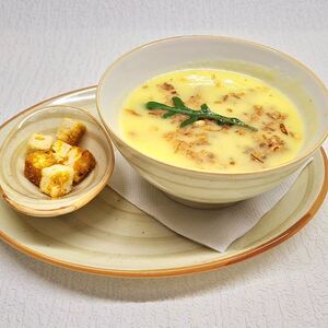 Крем-суп из цветной капусты с сухариками