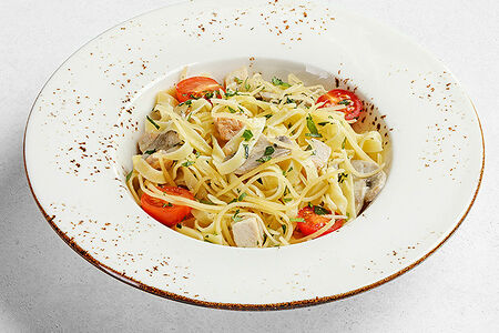 Паста с курицей и грибами