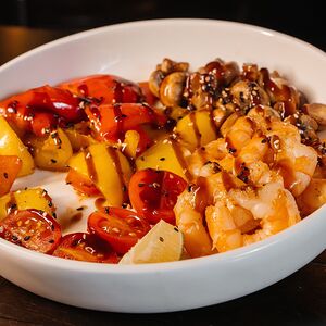 Тигровые креветки с овощами