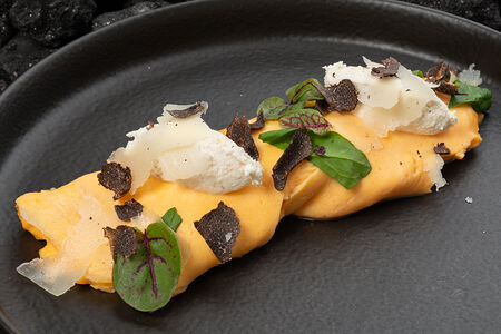 Омлет с рикоттой и трюфелем