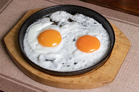 Яичница из двух яиц