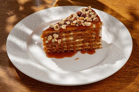 Медовик с солёной карамелью