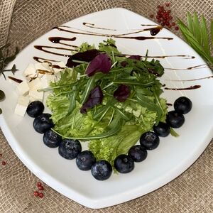 С голубикой и брынзой