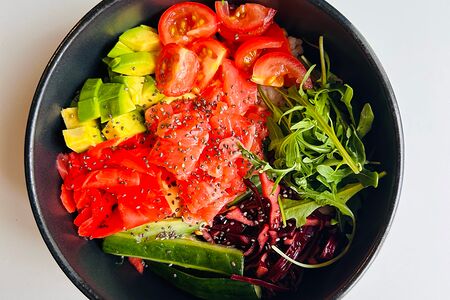 Поке с лососем 