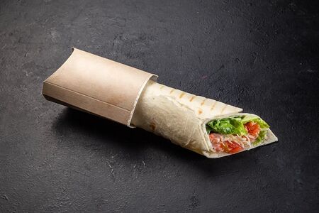 Цезарь-ролл с креветками