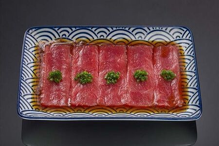 Тунец блюфин с соусом юдзу