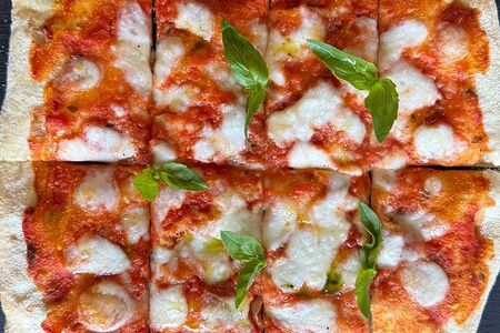 Римская пицца Маргарита