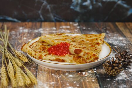 Блин с икрой лососевой