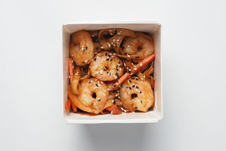 Вок с креветкой