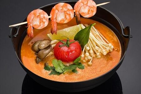 Суп Том ям с тигровыми креветками