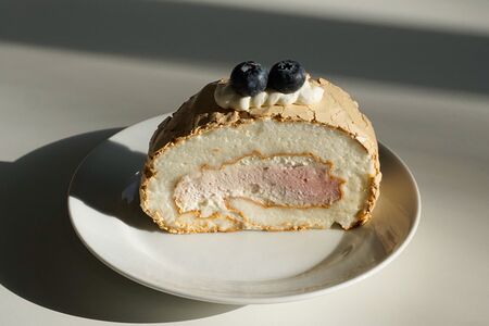 Меренговый рулет