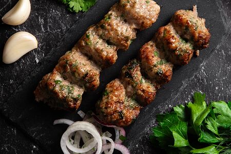 Люля-кебаб из курицы с зеленью