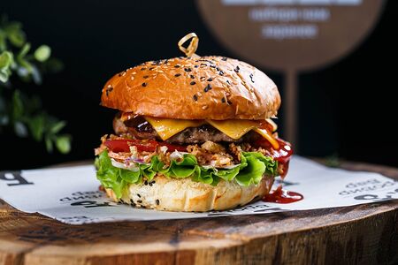 Бургер Брусничный коул-слоу