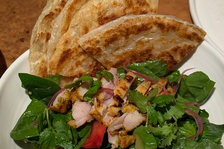 Богатый и неженатый сын маминой подруги (салат с цыпленком)