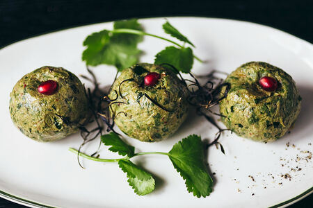 Пхали из стручковой фасоли и шпината