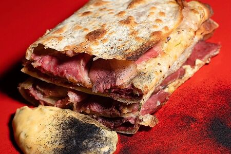 Пастрами из говядины в обожженном лаваше