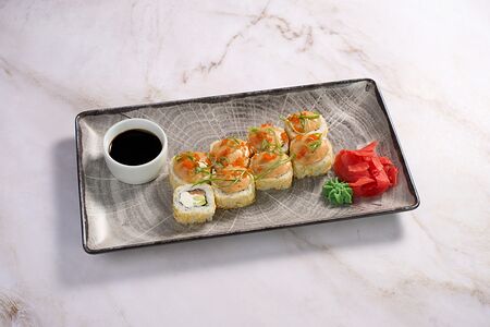 Запеченный ролл с лососем