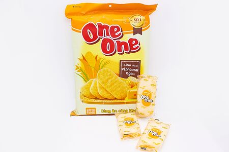 Рисовые крекеры One One со вкусом сыра и кукурузы