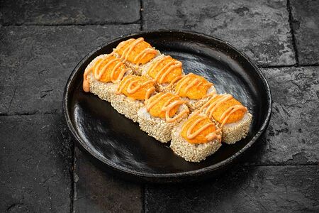 Горячий ролл с цыпленком