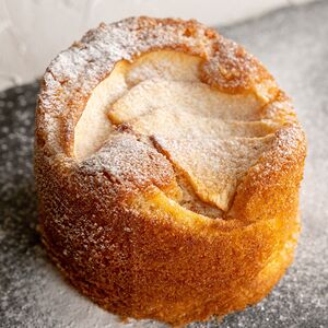 Шарлотка с яблоками