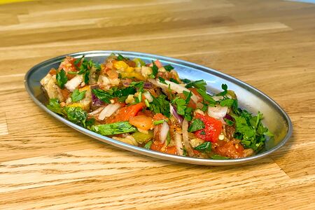 Салат овощной на мангале