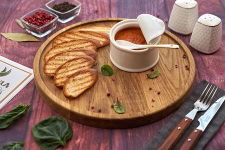 Икра из кабачков с французским багетом 