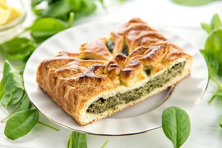 Со шпинатом и сыром сулугуни (половина пирога)