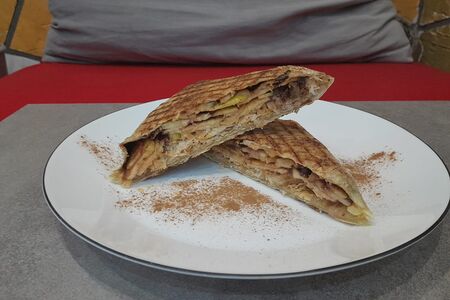 Фетир с яблоками и шоколадом 