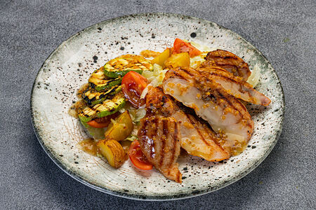 Салат Гриль с куриной грудкой