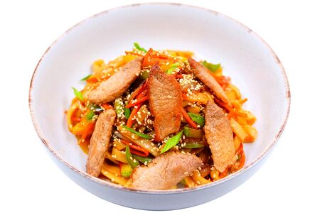 Лапша пшеничная с овощами и свининой