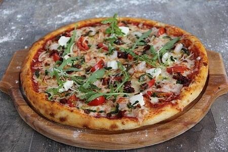 Пицца с креветками