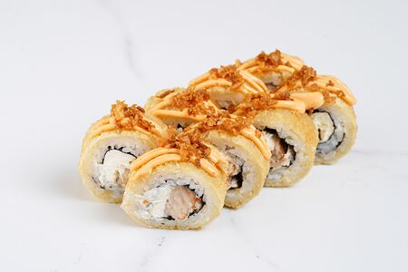 Жареный мини-бикини с угрем и сыром