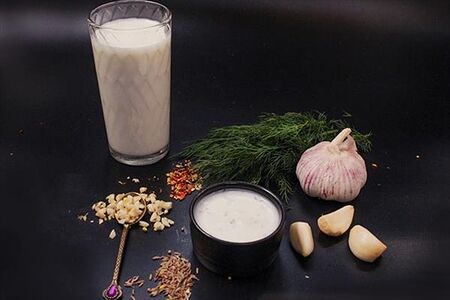 Соус Мацони с чесноком и укропом