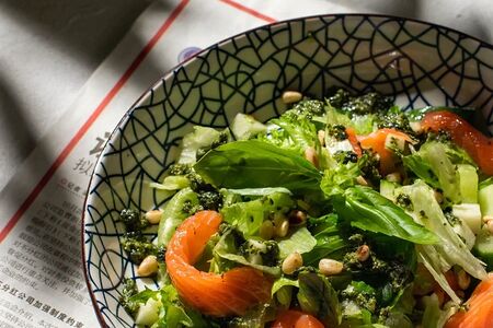 Салат с форелью 