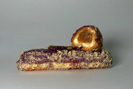 Эклер с инжиром