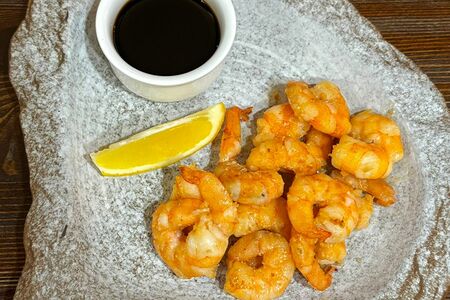 Тигровые креветки с чесноком