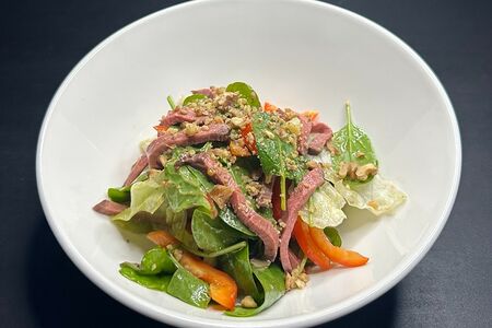 Салат с говядиной За каждой юбкой