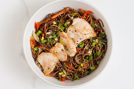 Гречневая лапша с курицей