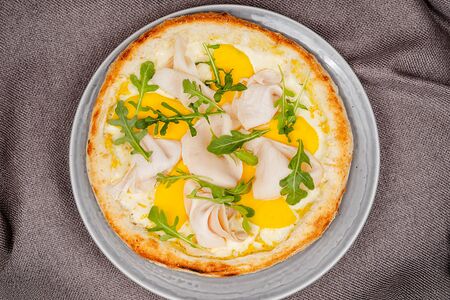 С копченой курицей и манго