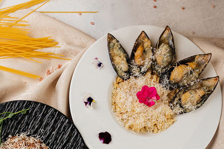 Орзо с морскими мотивами 