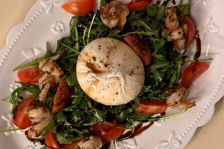 Буррата & Креветки & Черри