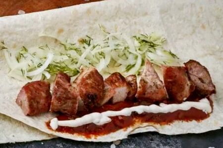 Шашлык из свинины в лаваше