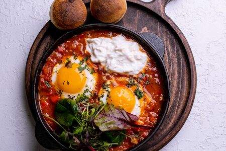 Шакшука со страчателлой 