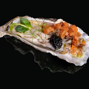 Устрица Лосось с вялеными томатами