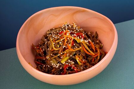 Wok Лапша соба, овощи mix и соус на выбор