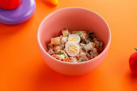 Детский салат Оливье с курой