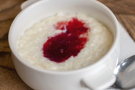 Каша рисовая с малиной 