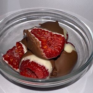 Малина в Киндер-шоколаде 