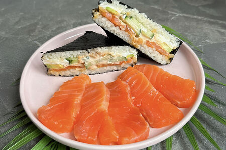 Суши-сэндвич с лососем